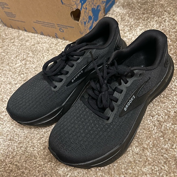 Brooks Glycerin 21
Women’s 7.5 B
Brand new in box - Picture 3 of 5